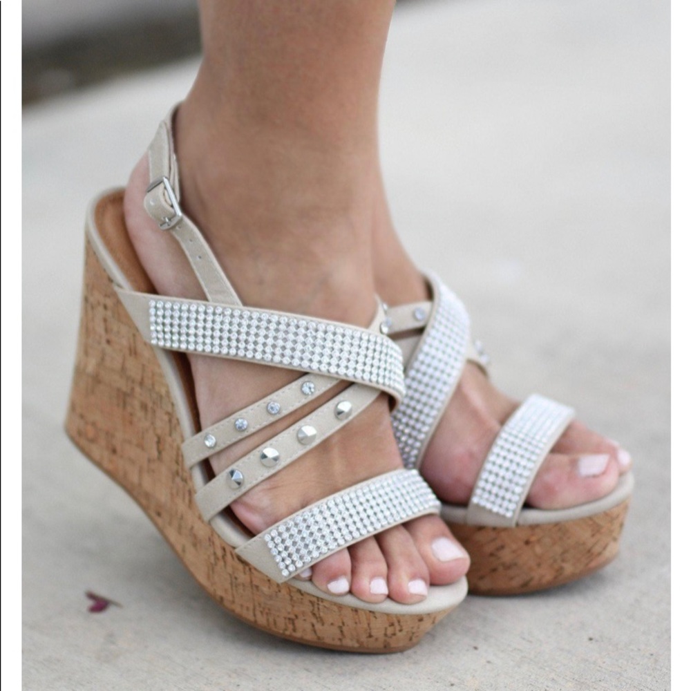 Fringe cream wedges